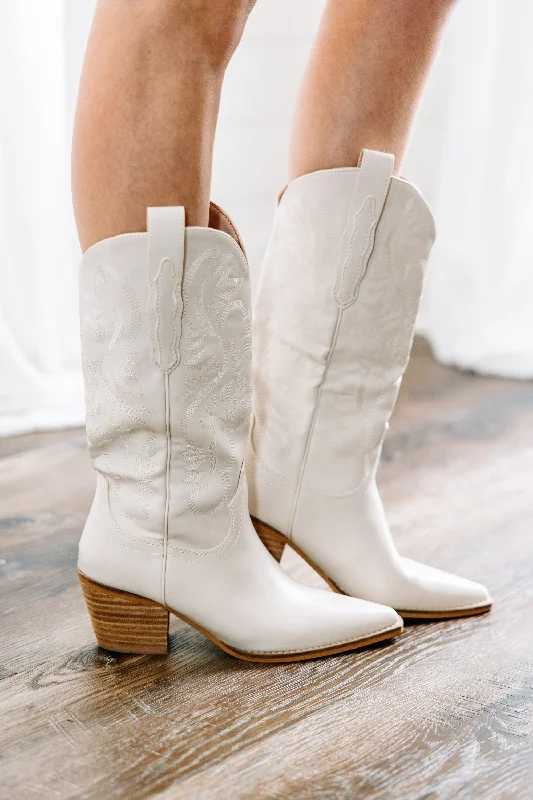 Women's Chunky - Heeled Chelsea Boots in Gray for a Casual and Trendy Everyday LookHighly Thought Of Cream White Western Boots