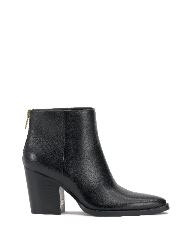 Women's Platform Chelsea Boots in Black for a Modern and Fashion - Forward AppearancePolleah Bootie