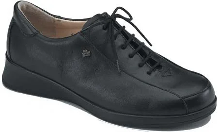 Non - Slip Rubber Sole Women's Oxfords in Navy for Wet and Slippery ConditionsFinn Comfort Narita