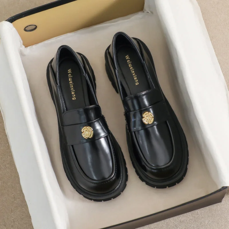 Women's Metallic Foil - Finish Loafers in Gold for a Glamorous Night OutWomen Retro Minimalist Casual Thick Soled Loafers