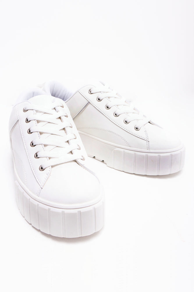 High - Top Women's Leather Sneakers in Black for a Stylish and Durable OptionPlatform Sneaker White