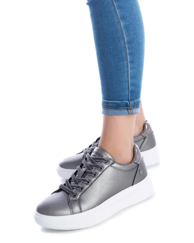 Women's Sneakers with Heel - Stabilizing Technology for Better Balance During RunningWomen's Casual Sneakers In Silver