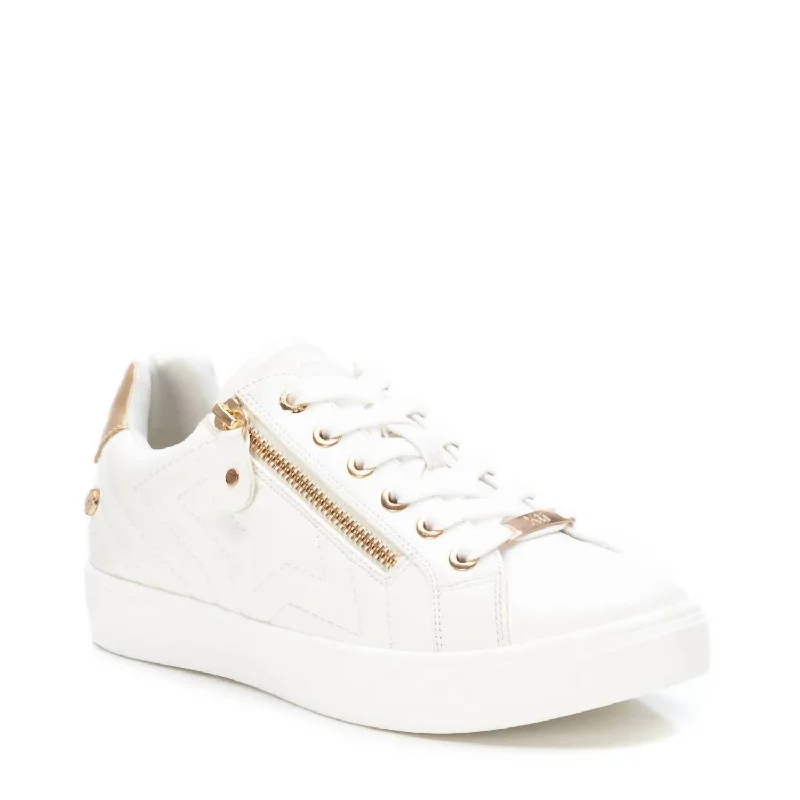 Chunky - Sole Women's Platform Sneakers in White for a Trendy Street Style LookWomen's Casual Sneakers In White