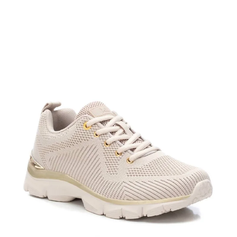 Women's Sneakers with Heel - Stabilizing Technology for Better Balance During RunningWomen's Lace-Up Sneakers In Beige