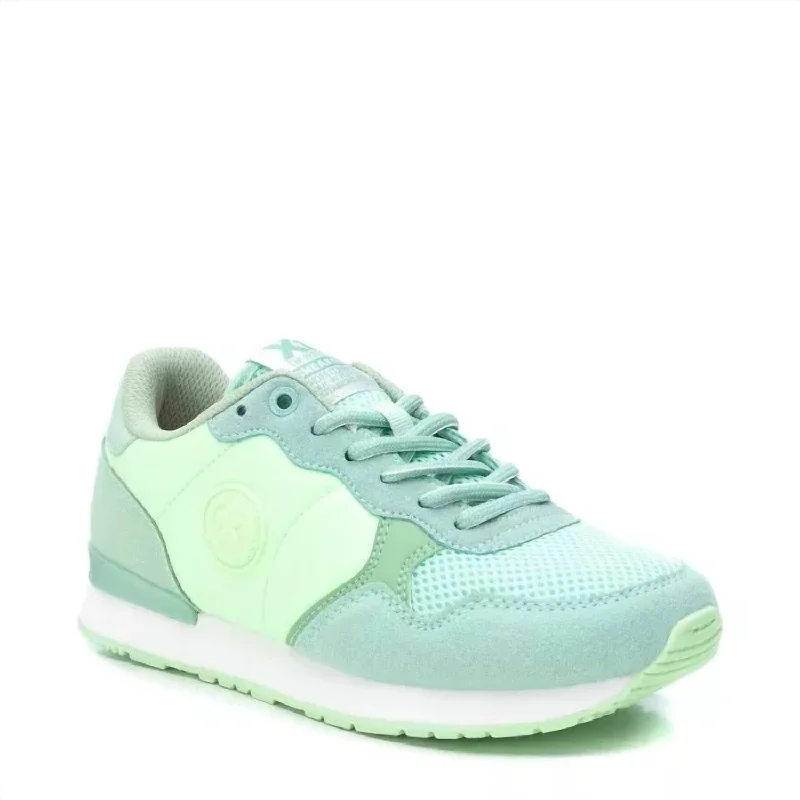 Retro - Style Women's Sneakers in Pastel Colors for a Nostalgic and Fashionable VibeWomen's Lace-Up Sneakers In Turquoise/aqua