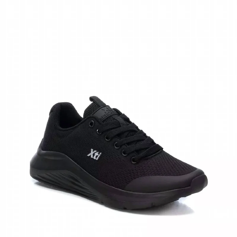 Women's Sneakers with Adjustable Straps for a Customized Fit During High - Impact ExercisesWomen's Sneakers In Black