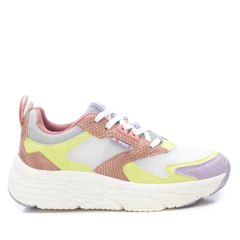 Vegan - Friendly Women's Sneakers Made from Recycled Materials for an Eco - Conscious ChoiceWomen's Sneakers In Pink With Multicolor Accent